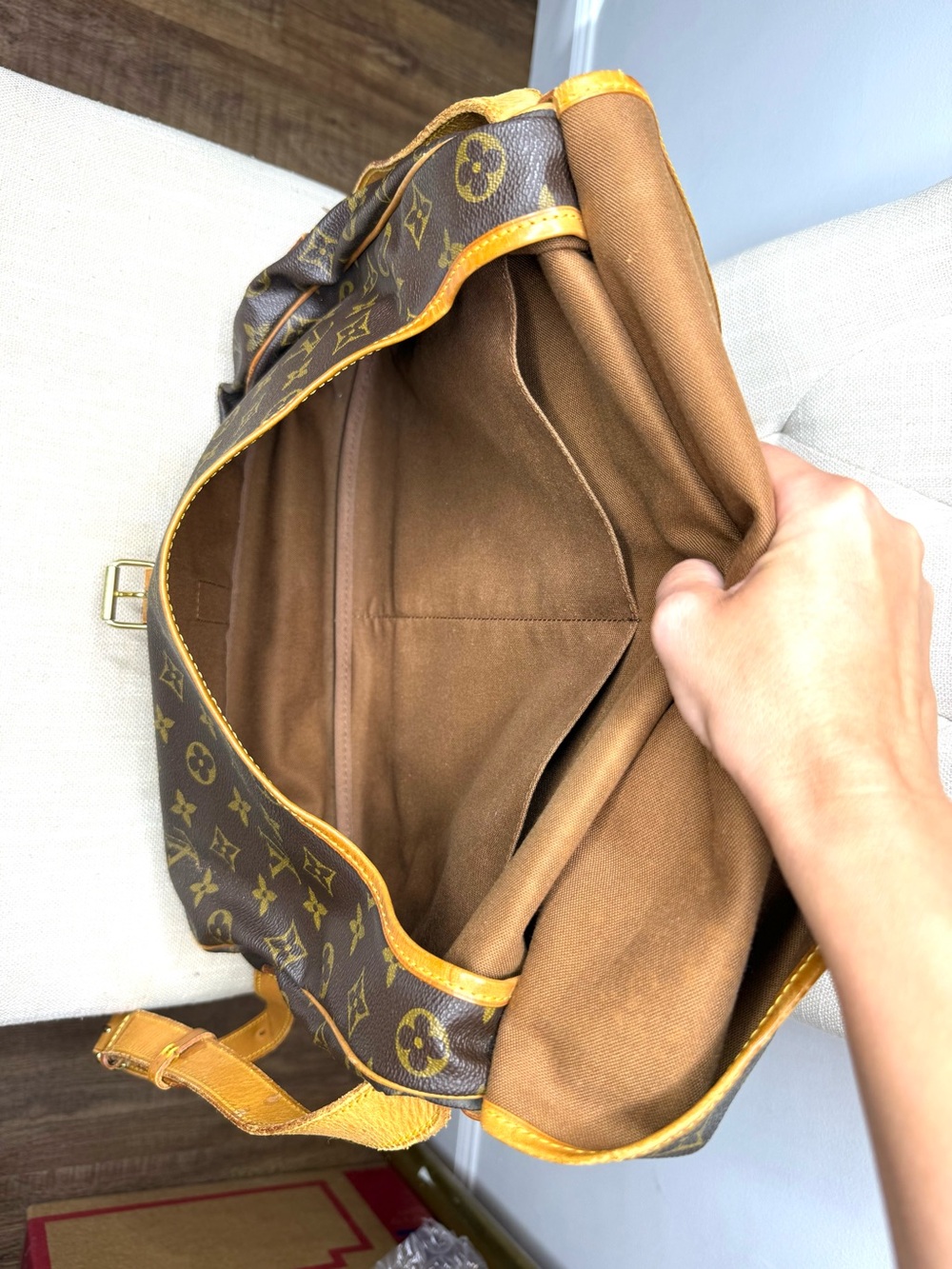 Authentic Louis Vuitton Saumur 35 in Monogram brown LV canvas M42254 - Picture 10 of 16